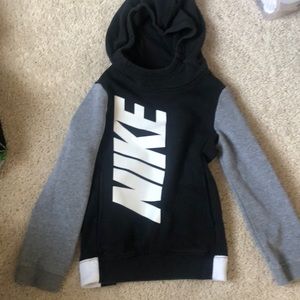 Nike boy hoodi